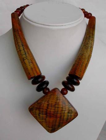 Manufacturers Exporters and Wholesale Suppliers of Horn Necklace Moradabad Uttar Pradesh